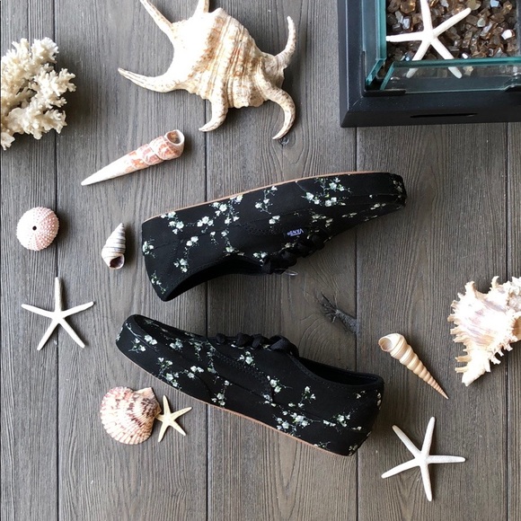 🍋VANS MIDNIGHT FLORAL🍋 - Picture 7 of 8